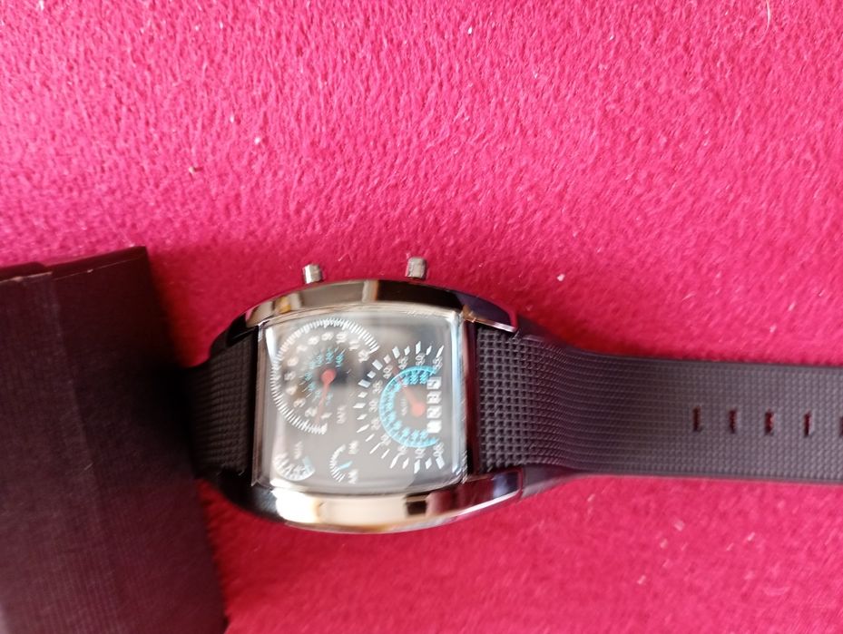 Zegarek kwarcowy sportowy Led