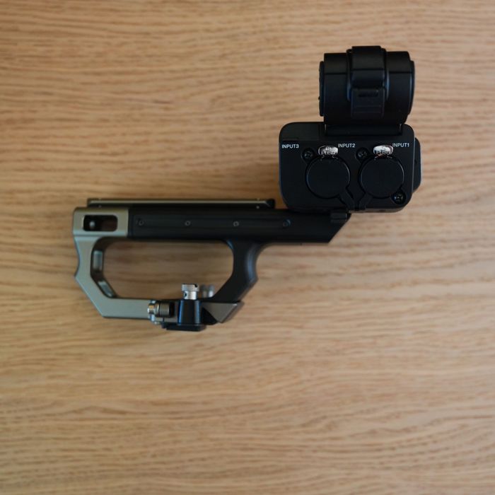 Sony FX3 com cage e XLR Top Handle