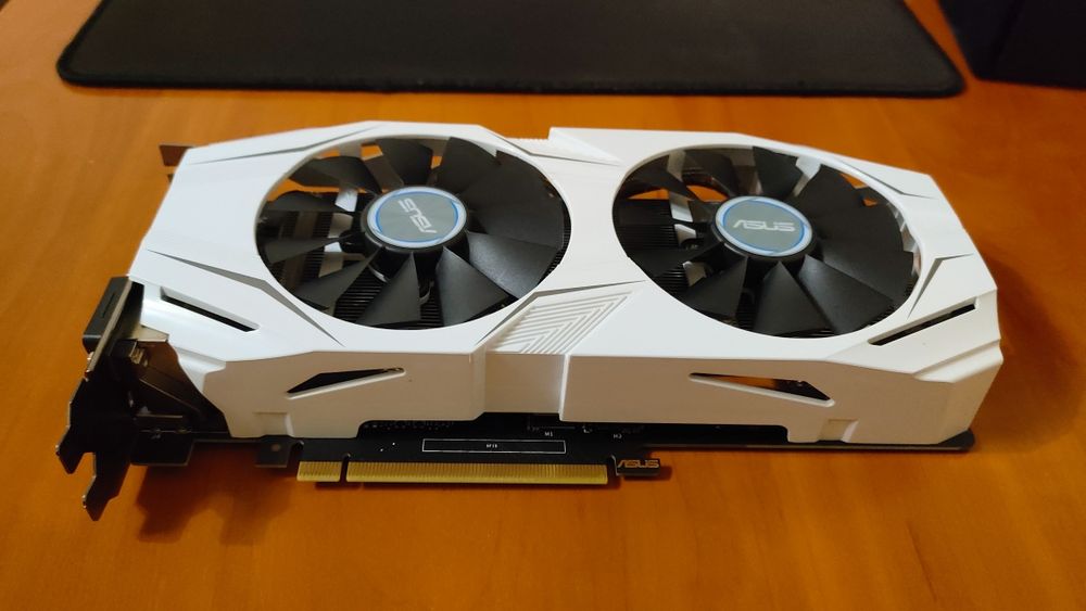 Asus GTX 1060 6gb состояние идеал!