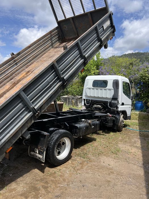 Serviço de terraplanagens/transporte
