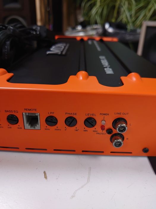 Усилитель автомобильный. Моноблок. 1600вт на 1ом.полноразмерный  6кг