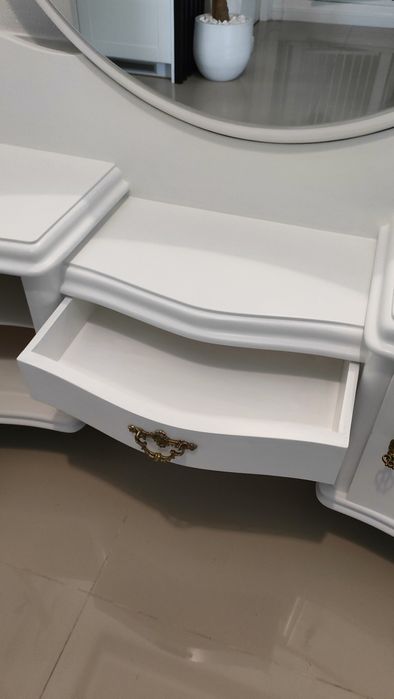 Zabytkowa toaletka  Chippendale okucia po renowacji