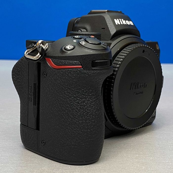 Nikon Z5 (Corpo) - 24.3MP