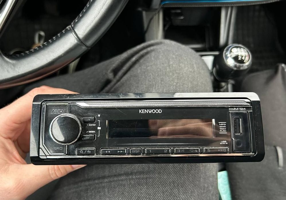 Автомагнітола KENWOOD KMM-124