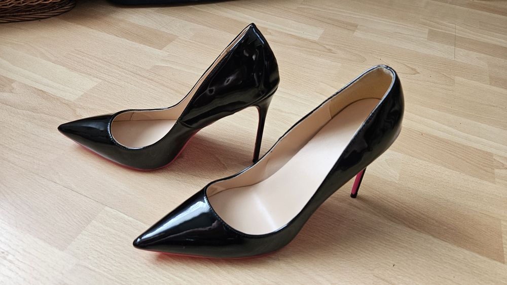 Szpilki nr 46 czarne lakierki - nowe