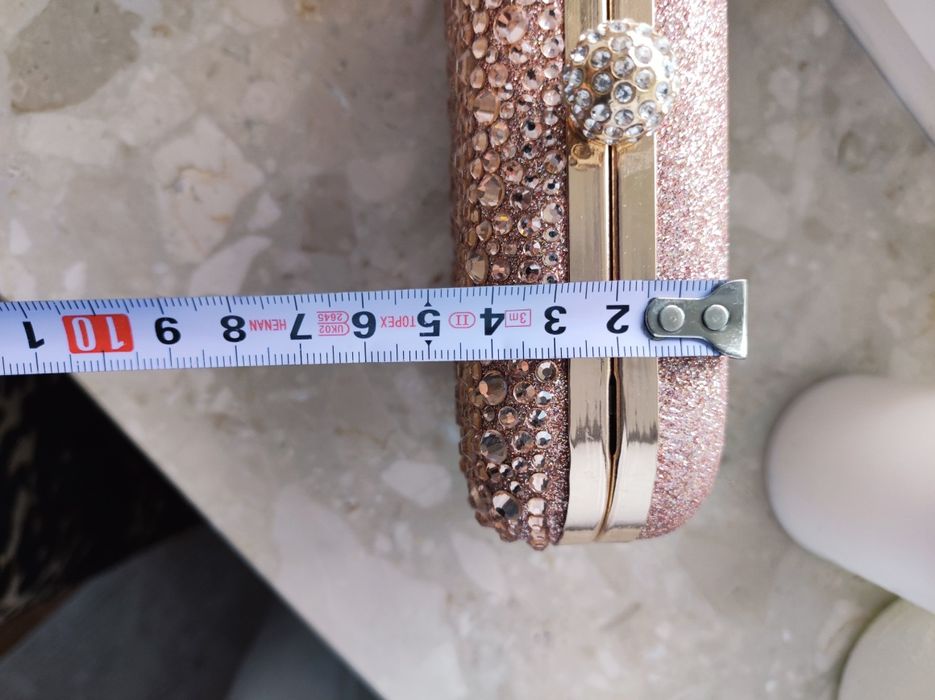 Błyszcząca kopertówka