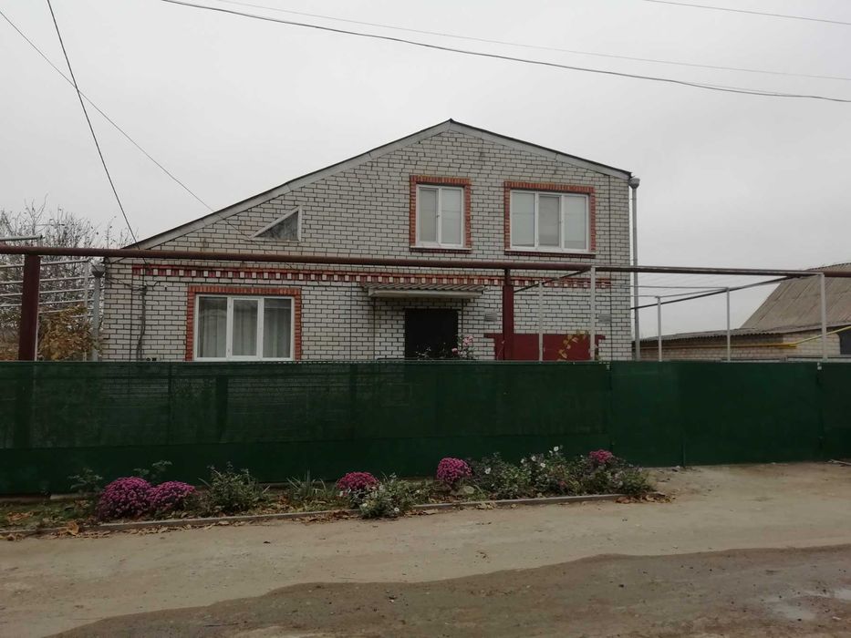 Продам двоповерховий будинок в Лозуватці, вул. Калинова (Свердлова)