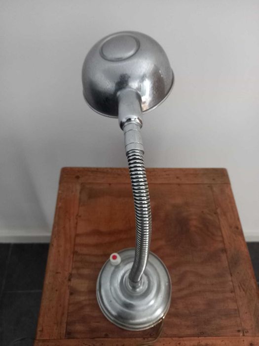 Candeeiro de secretária com haste flexível