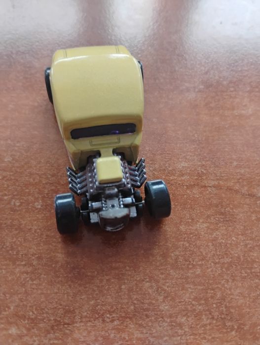 Samochody marki hot wheels