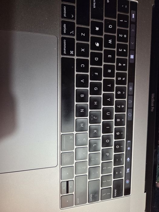 MacBook Pro 15" |i9-9980HK, 8-rdz 5 GHz| 32 GB|512 GB |Radeon PRO