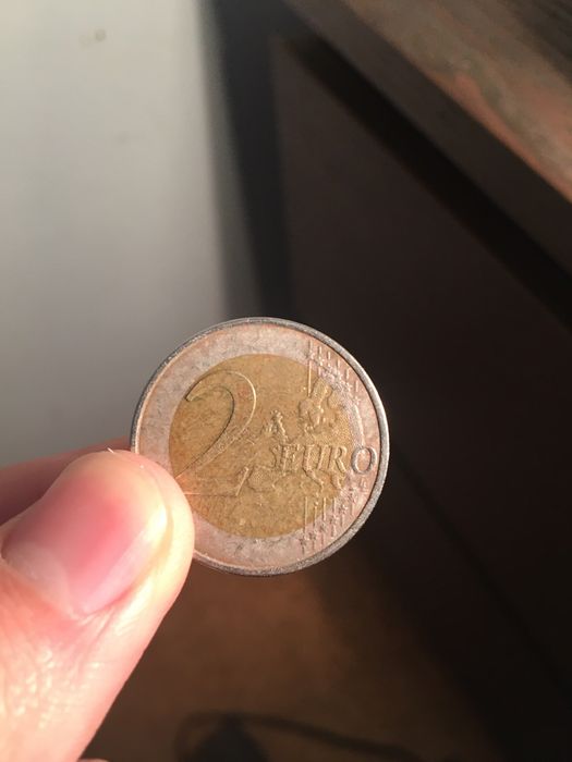 Moeda 2 euros COLEÇÃO RARA COM DEFEITO NA COR