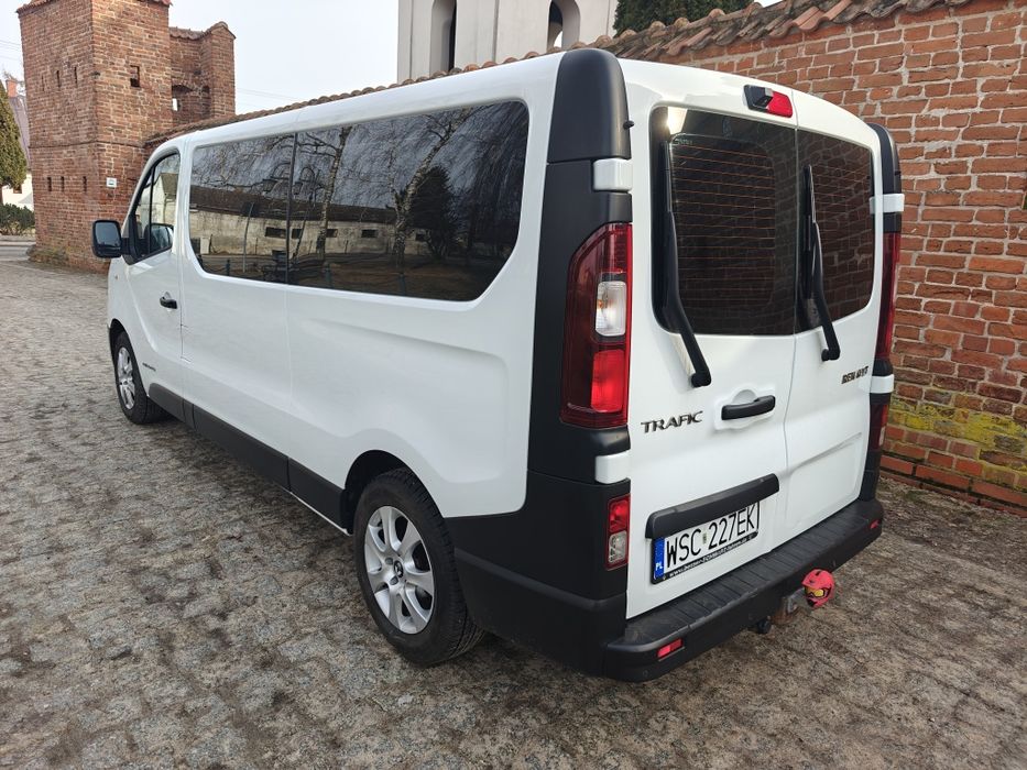 Wynajem Busa 9 osobowy Renault Trafic