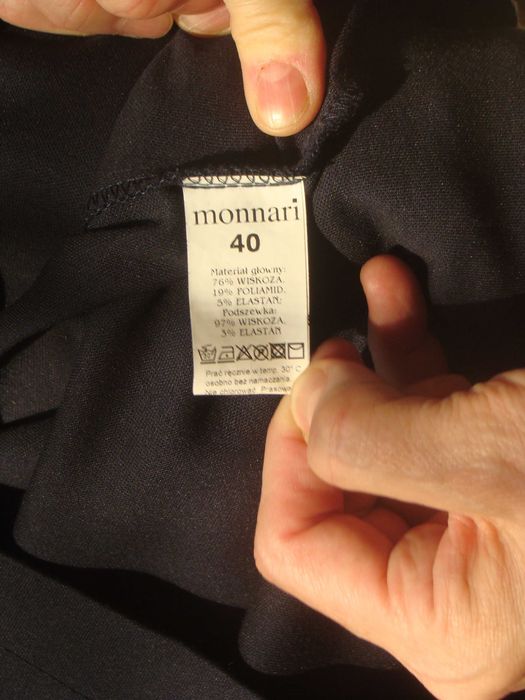Sukienka z krótkim rękawem. Monnari.