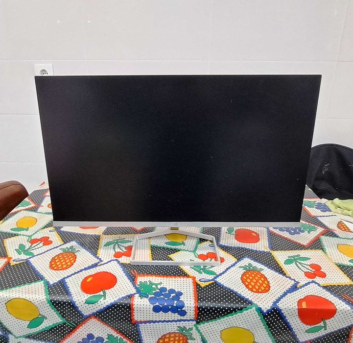 Monitor HP M27f pouco usado