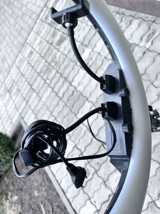 Кільцева LED-лампа ZB-F488 на 3 тримача телефонів. 55 см. 220V