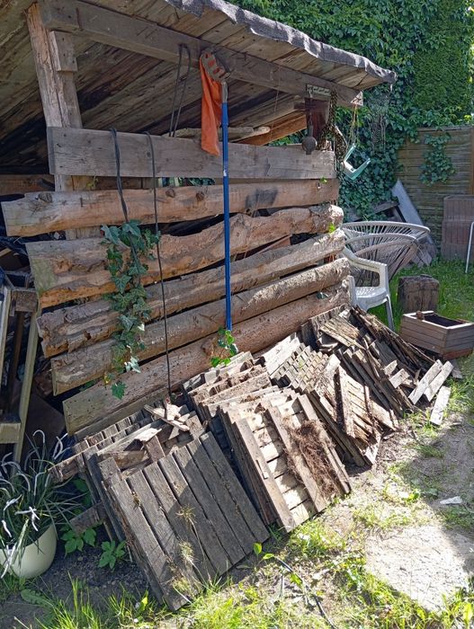 Drewno, palety, gretingi do palenia