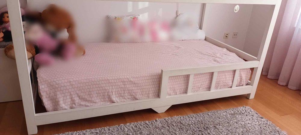 Cama de Criança em forma de Casinha com Estrado e Colchão