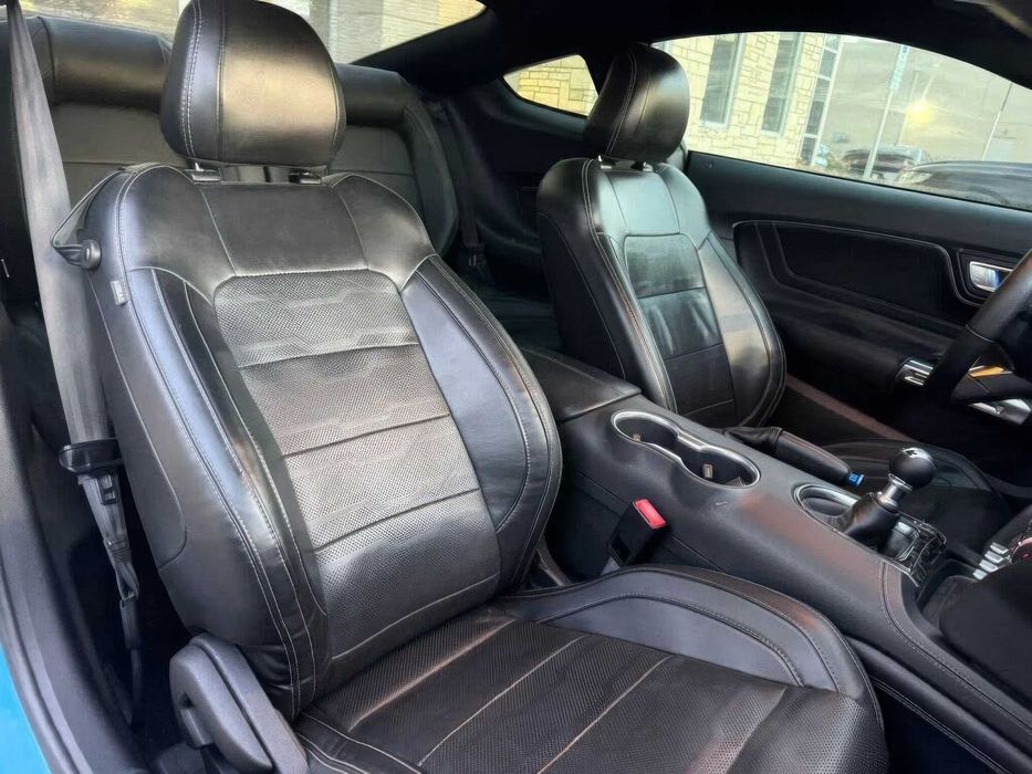 Ford Mustang GT Premium Coupe      2020