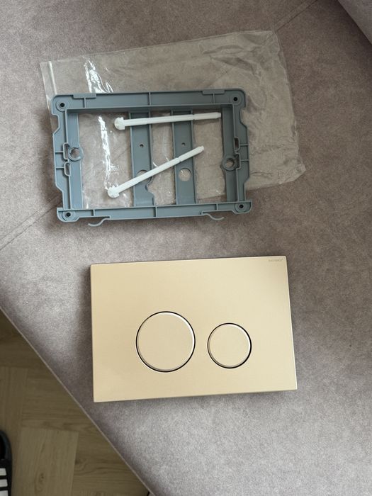 złoty przycisk pasujący do geberit delta up100 wc spłuczka