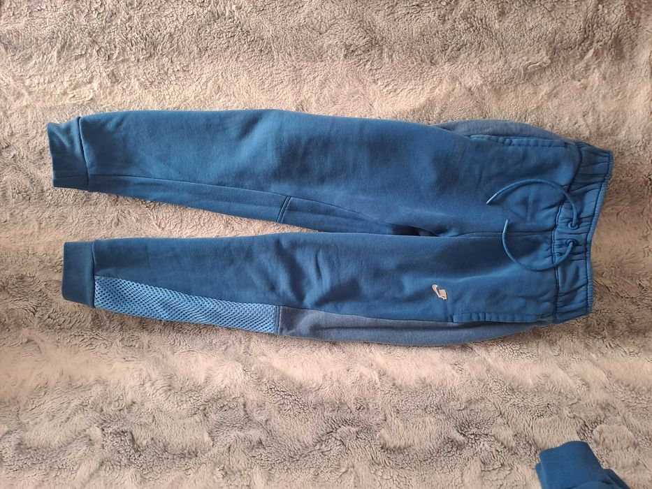 Dresy chłopięcy (bluza+spodnie) Nike rozmiar S (128-137cm)
