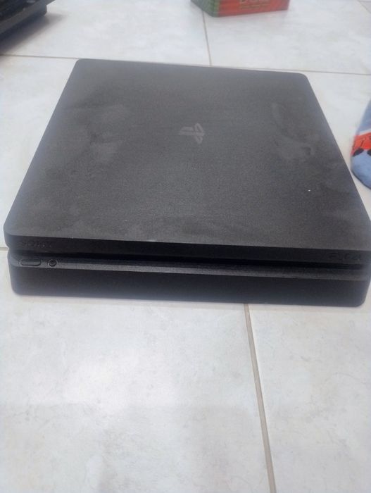 Ps 4 slim CUH-2016B