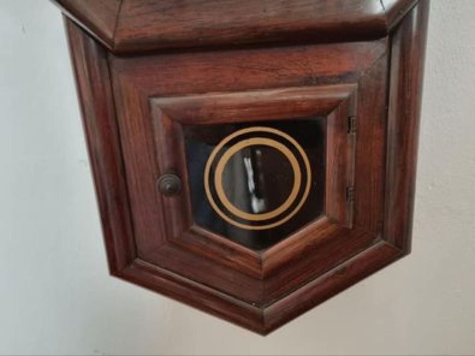 Relógio de parede centenário