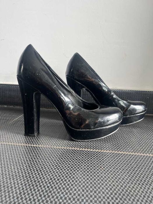 Buty na obcasie roz. 40
