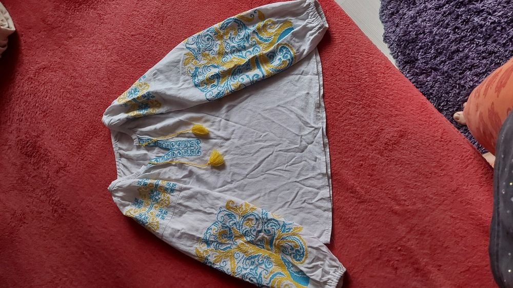 Лляна  вишиванка для дівчинки