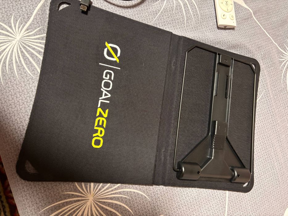 GoalZero Nomad 10 сонячна панель