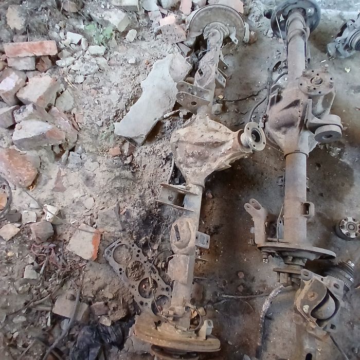 Задній міст редуктор на Mitsubishi Pajero 3.0 v6