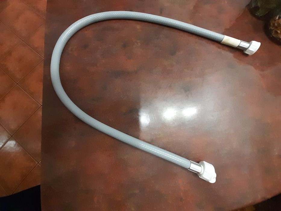 Nowy wąż dopływowy do wody. L- 100. Np. pralka