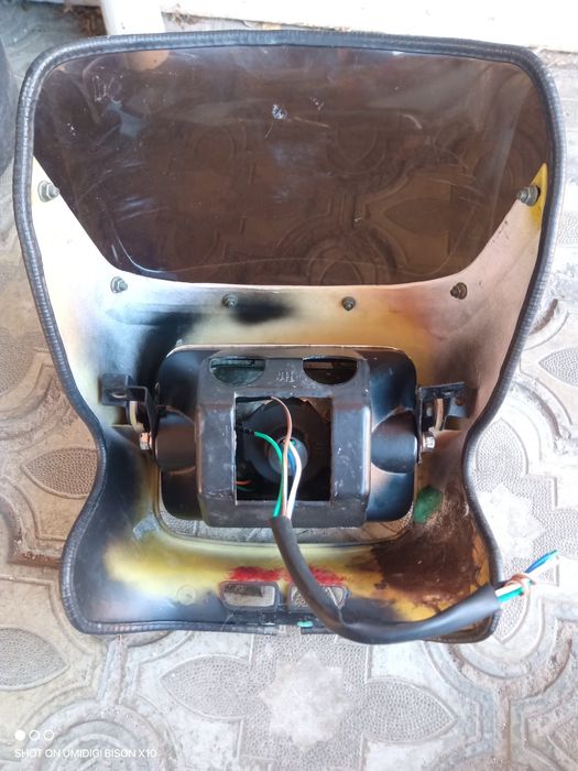 Фара от мотоцикла с защитой от