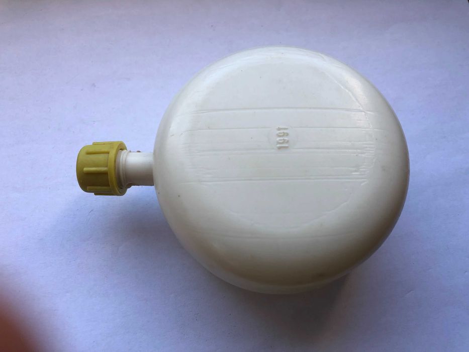 Pływak plastikowy uniwersalny do spłuczki