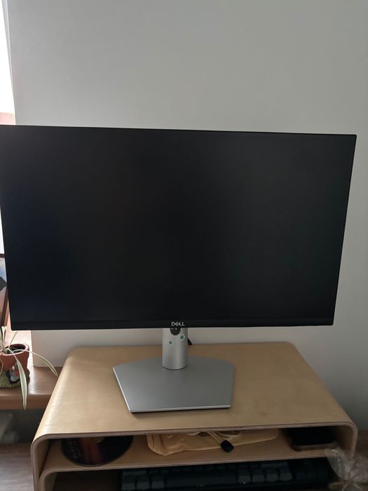 Monitor bezbramkowy dell