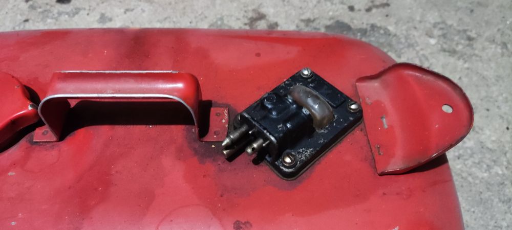 2 Depósitos  gasolina barco