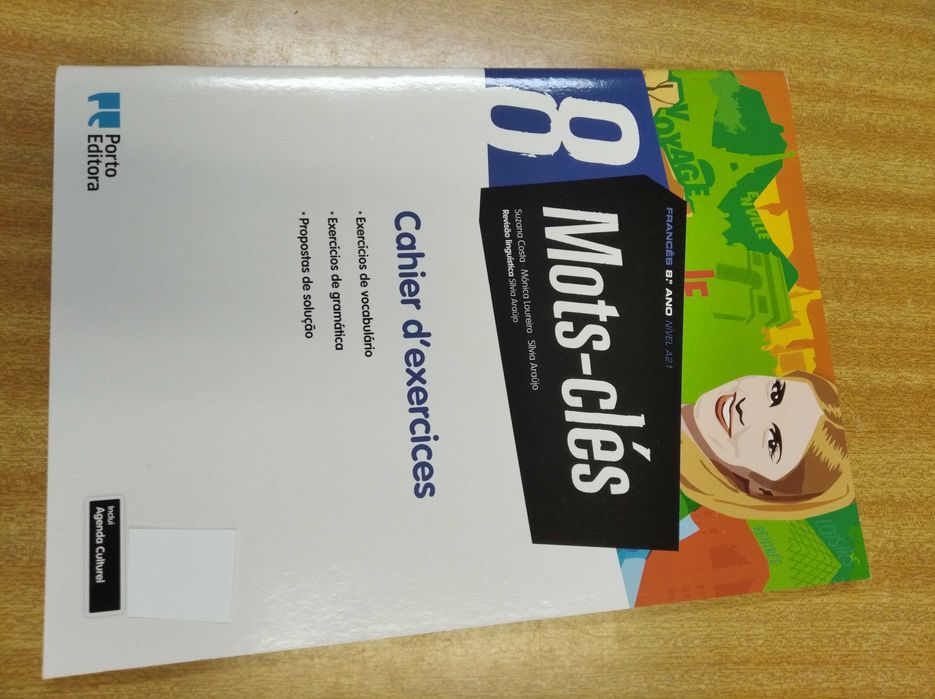 Caderno de atividades 8 ano Francês, novo!