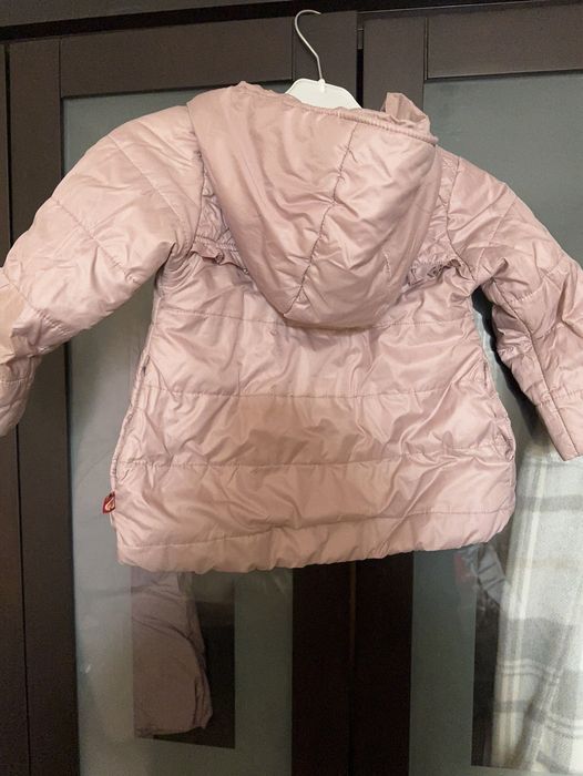 Курточка на дівчинку