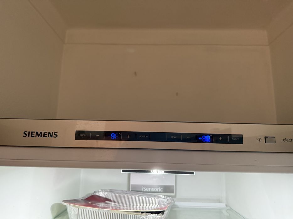 Frigorifico combinado SIEMENS (LOW FROST)- 201cm - 419L- INOX