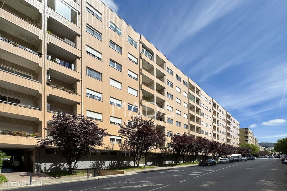 Renovated T3 Apartment (Top Floor) with Garage in Lamaçães, Braga