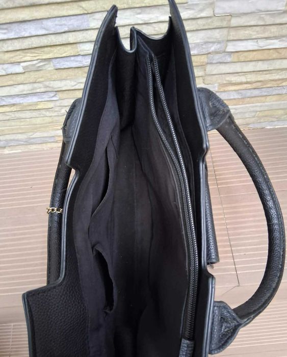 Vende-se Mala Senhora