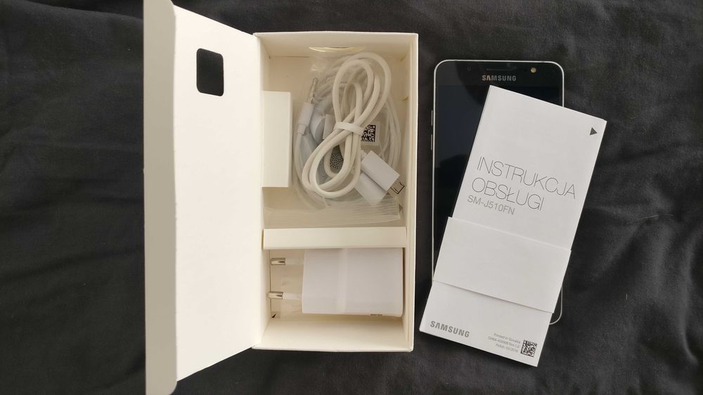 Telefon Samsung Galaxy J5 6 czarny (16gb)