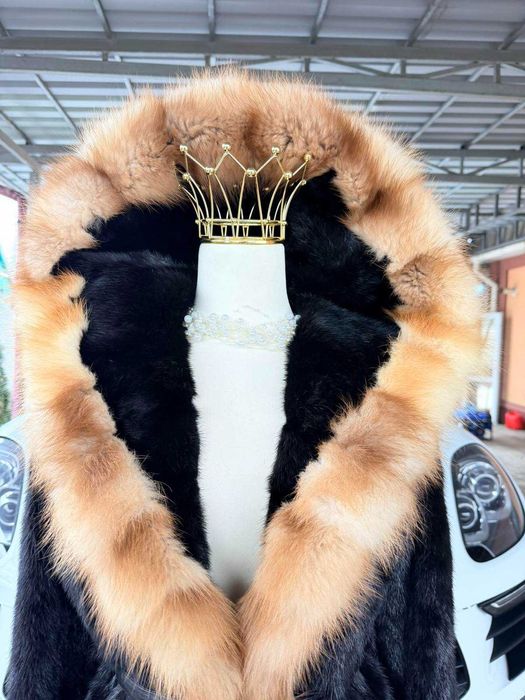 Шикарна норкова шуба , НОВА , з хутром Соболя