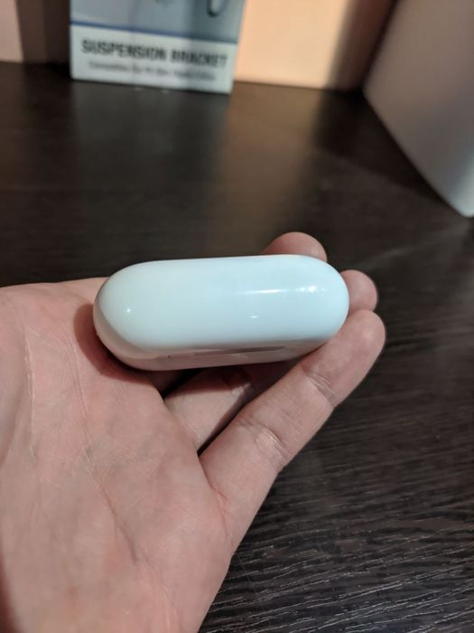 Etui Ladujace Airpods Pro 1  A2084 Stan idealny