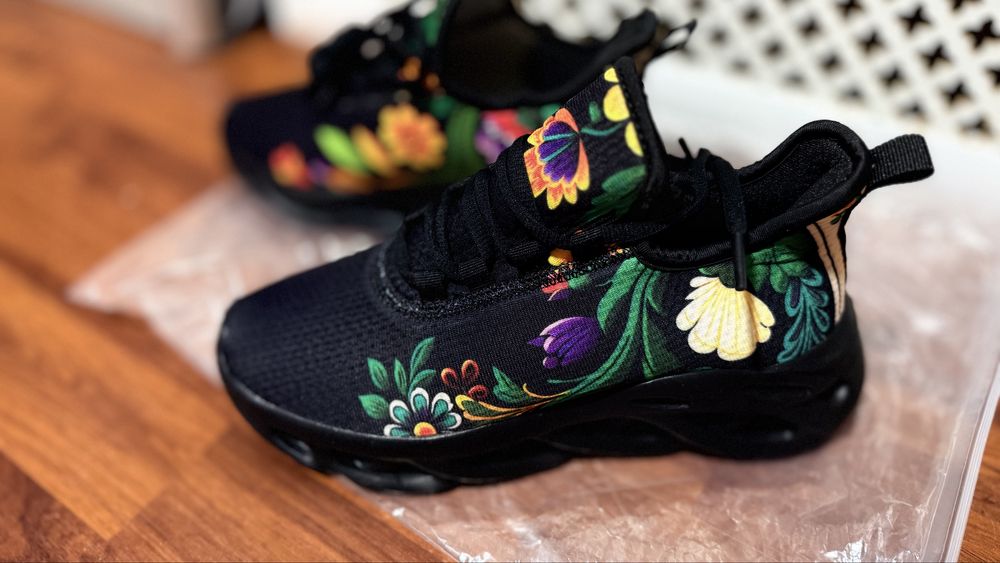 Нові кросівки 38 розмір