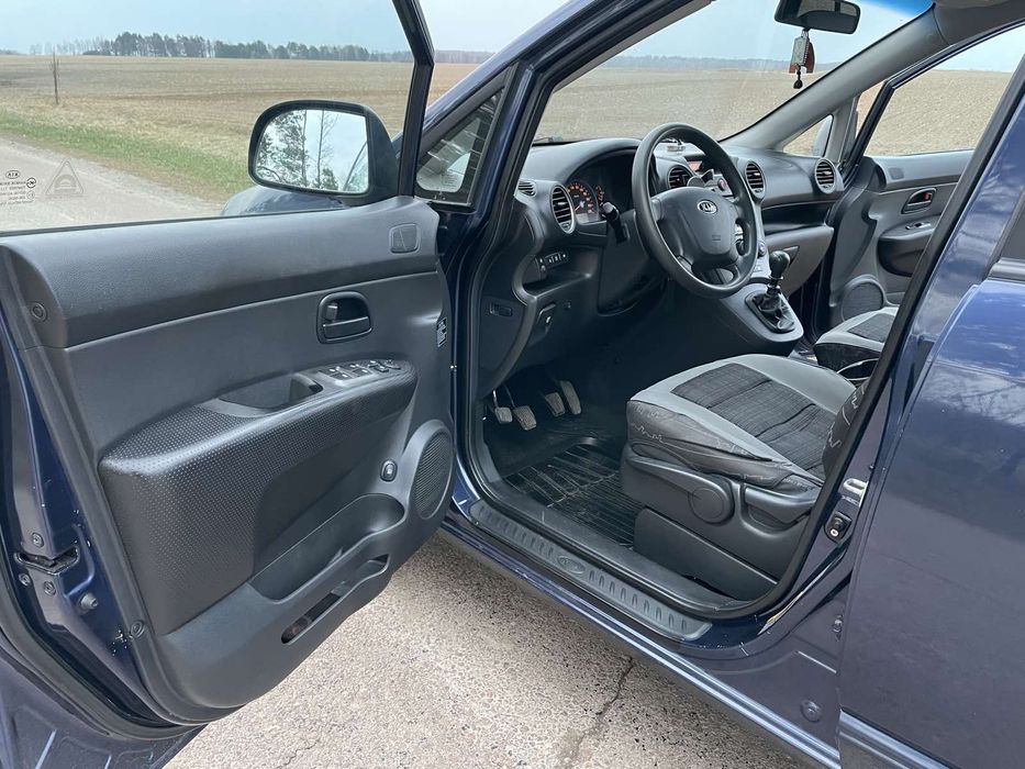 Продам Kia Carens