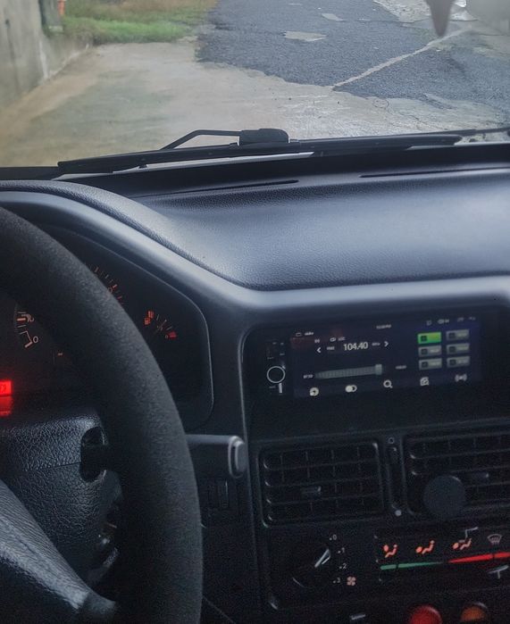 Radio 1 din como novo