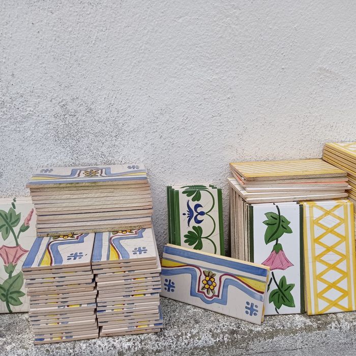 Azulejos Novos , Restos de barras decorativas