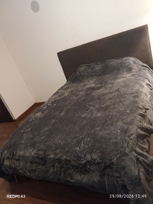 Aluga-se Quarto.