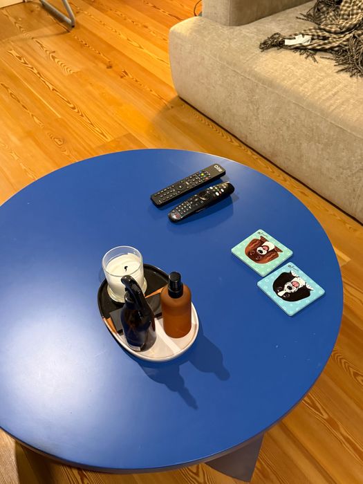 Mesa de sala de estar AZUL circular escandinava