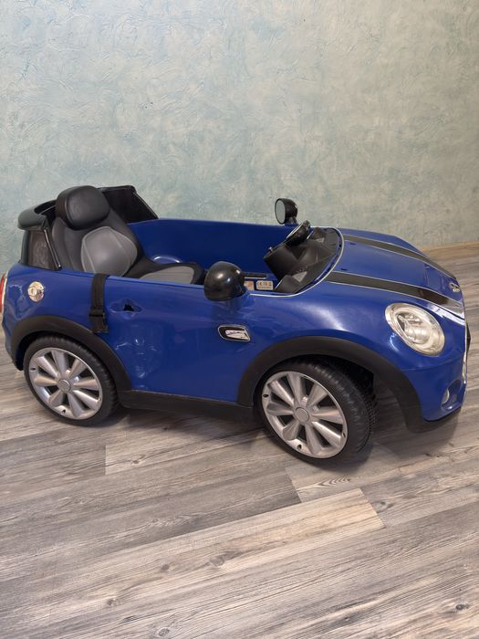 Машинка на аккумуляторе